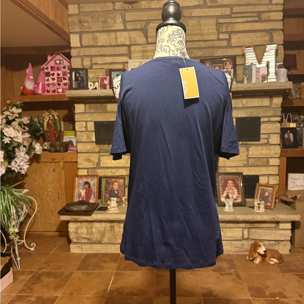 Michael Kors Women's Navy Cold-Shoulder Keyhole Tee - Picture 5 of 6